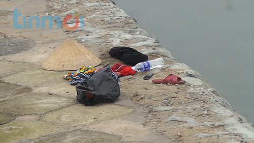 Phát hiện xác một phụ nữ tại hồ Linh Đàm