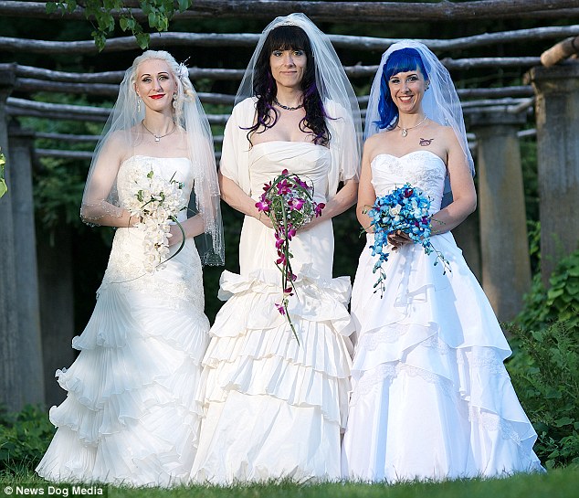Sốc: Đám cưới của ba cô gái đồng tính