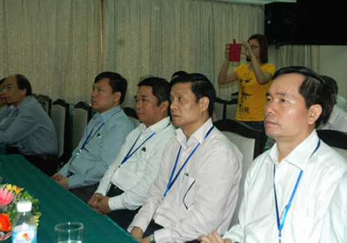 Các ứng viên từ phải qua trái: ông Nguyễn Văn Huyện, ông Nguyễn Hồng Sơn, ông Phạm Hững Sơn, ông Nguyễn Xuân Cường.