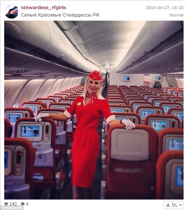 Trào lưu nữ tiếp viên hàng không khoe hình tự sướng gây sốt