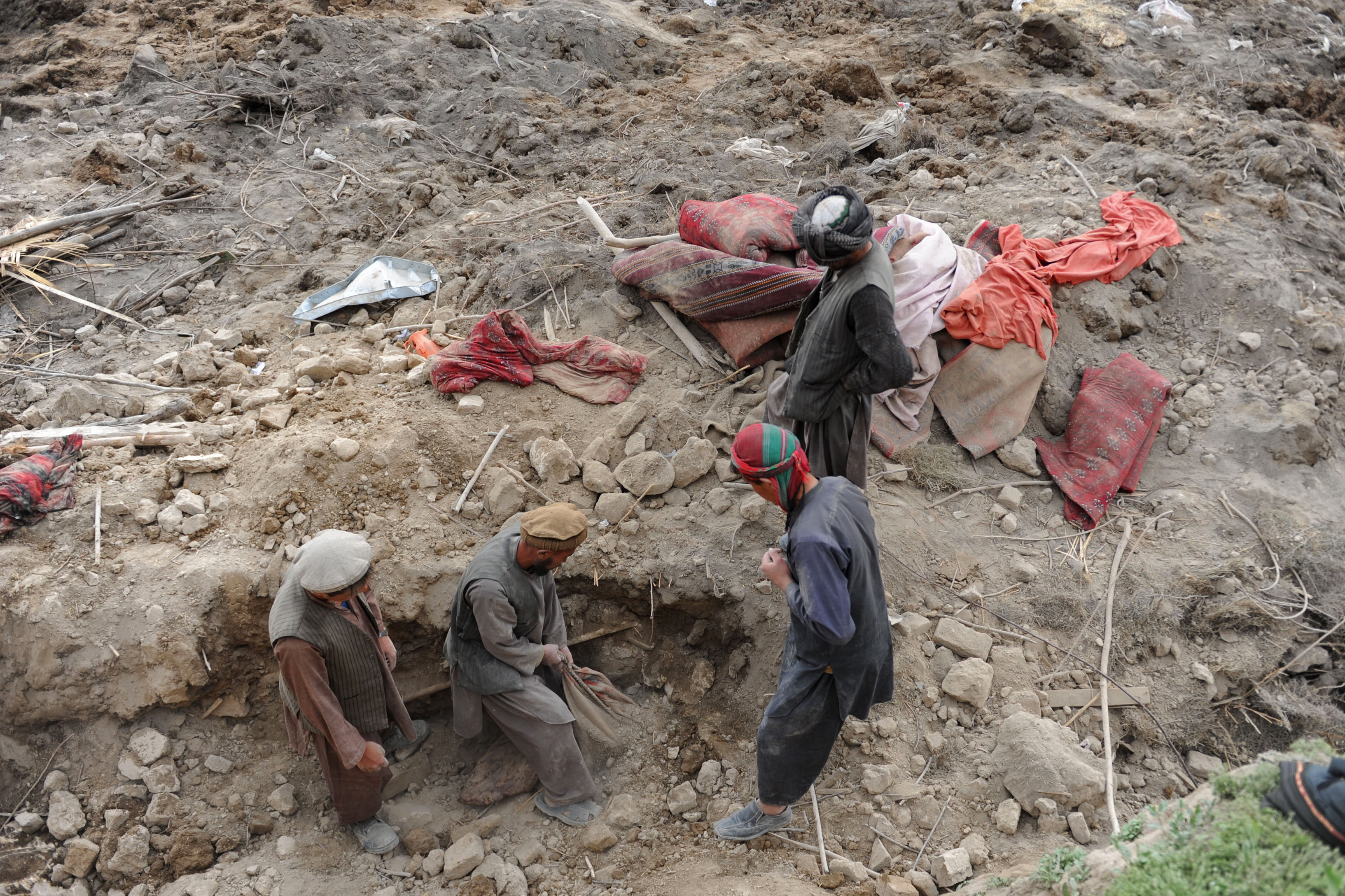 Lở đất kinh hoàng ở Afghanistan: Hơn 2.100 người đã chết