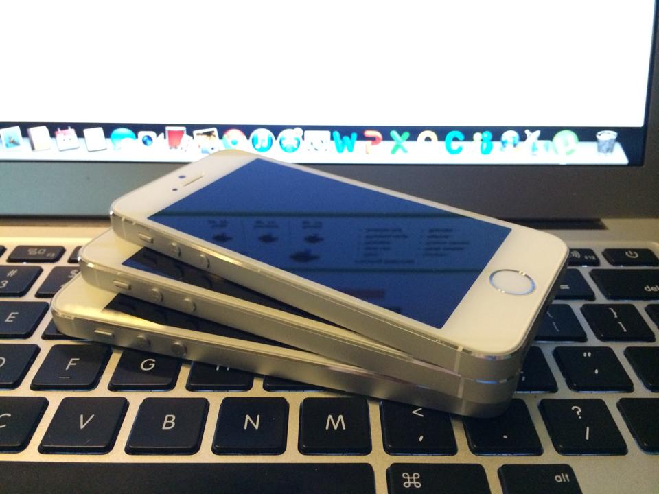 Apple xả hàng tồn, dọn đường cho iPhone 6 ra mắt