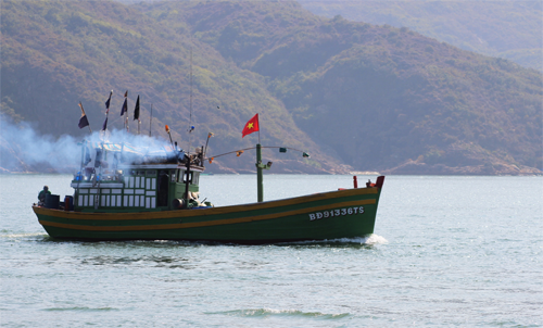 Không sợ Trung Quốc, ngư dân Bình Định hăng hái ra khơi bám biển