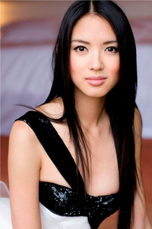 Hoa hậu Trương Tử Lâm “Sẽ đăng ảnh bikini, minh oan tin dao kéo”
