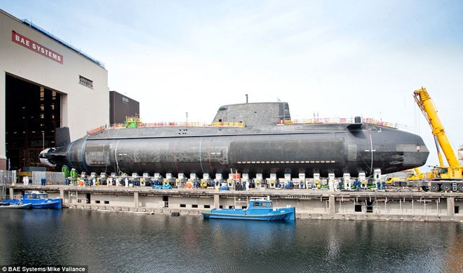 Cận cảnh siêu tàu ngầm 1,7 tỷ USD của Hải quân Hoàng gia Anh 10