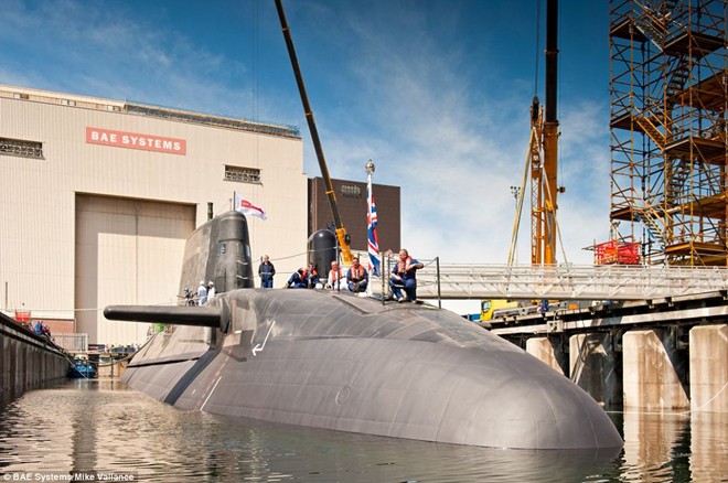 Cận cảnh siêu tàu ngầm 1,7 tỷ USD của Hải quân Hoàng gia Anh