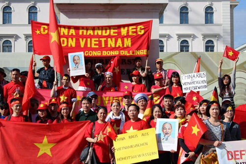 Tình hình biển Đông mới nhất: Kiều bào Đức tại Munich biểu tình phản đối Trung Quốc
