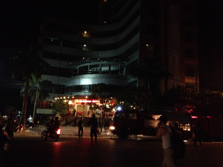 Nghệ An: Cháy khách sạn Mường Thanh, nhiều người hoảng loạn