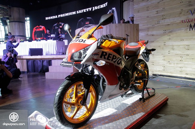 hãng Honda, Honda CBR250R, môtô Nhật Bản, môtô 250 cc, môtô 250 phân khối, môtô thể thao, Indonesia, thị trường Đông Nam Á, đèn pha đôi