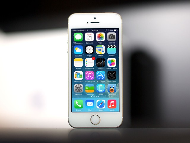 iPhone 5 bản 32 GB xả hàng giá sốc chưa từng thấy