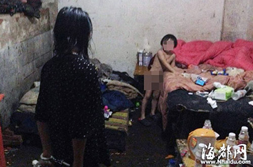 Sốc: Mẹ nhốt và bỏ đói con trai 5 tuổi cả năm trời ở Trung Quốc