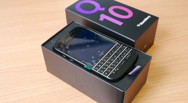 Cận cảnh BlackBerry Q10 vừa giảm giá sốc