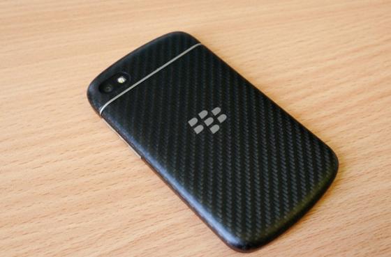 Cận cảnh BlackBerry Q10 vừa giảm giá sốc