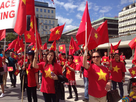 Người Việt tại Thụy Điển phản đối Trung Quốc hạ đặt giàn khoan trái phép