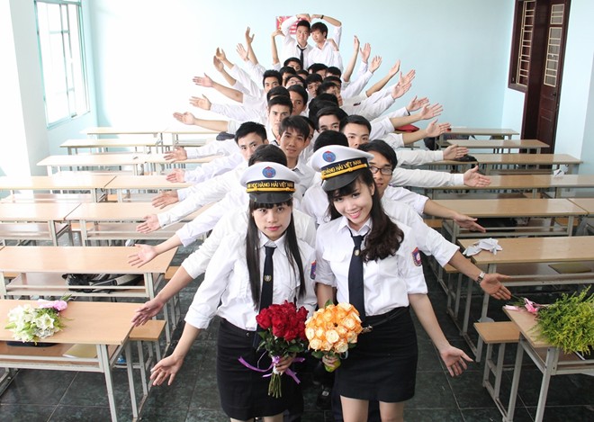 Ảnh kỷ yếu bá đạo của sinh viên ĐH Hàng hải 6 Ảnh kỷ yếu bá đạo của sinh viên ĐH Hàng hải 6