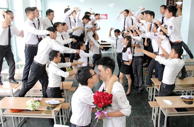 Ảnh kỷ yếu bá đạo của sinh viên ĐH Hàng hải 8 Ảnh kỷ yếu bá đạo của sinh viên ĐH Hàng hải 8