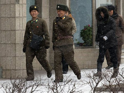 Triều Tiên lại bắt giữ thêm một công dân Mỹ Triều Tiên lại bắt giữ thêm một công dân Mỹ