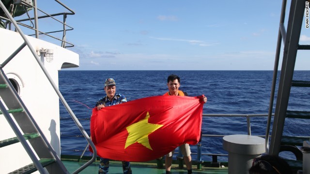 Tình hình biển Đông: Cuộc sống của cảnh sát biển Việt Nam như thế nào?