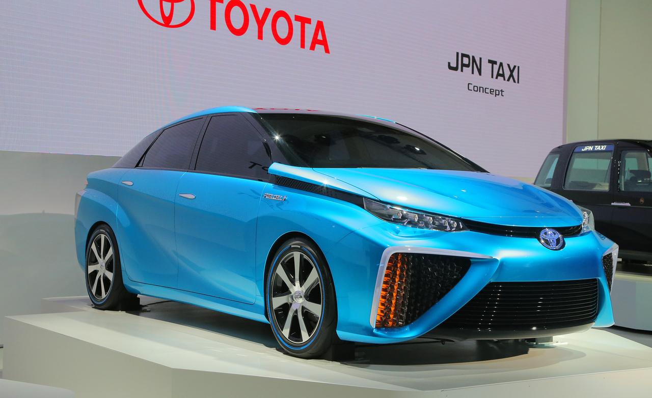 xe ô tô toyota, dòng xe chạy bằng pin nhiên liệu hyđrô, xe ô tô Nhật, Toyota FCV Concept, xe tiết kiệm nhiên liệu, trạm nạp năng lượng, xe giá cao