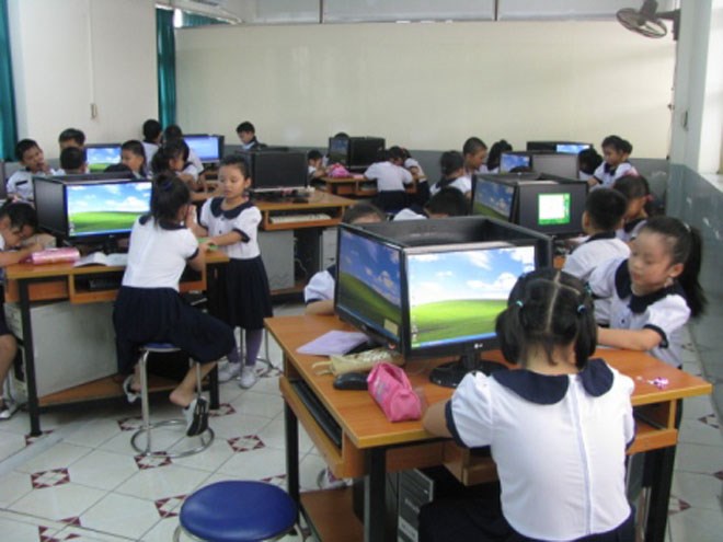 Choáng với “giá” xin học 6.000USD ở Sài Gòn