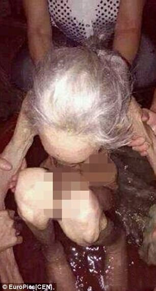 Phẫn nộ hình ảnh cụ bà 90 tuổi bị con đẻ nhốt, bỏ đói 1 tháng