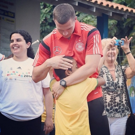 World Cup 2014: Các sao bóng đá đua nhau đăng ảnh 