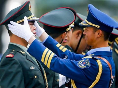 Trung Quốc đã cho hạ các tiêu chuẩn nhập ngũ, cho phép người bị các bệnh về tâm thần cũng được gia nhập quân đội