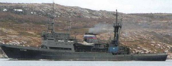 Chiêm ngưỡng tàu săn ngầm 'khủng' của Nga ở Cam Ranh