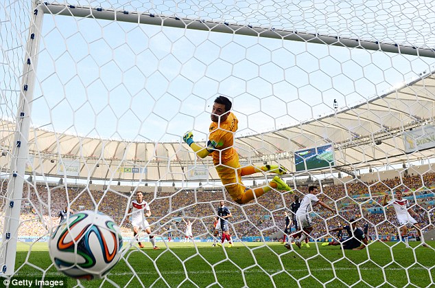 Kết quả World Cup 2014 Đức 1-0 Pháp: Hummels tiễn gà trống Gaulois về nước