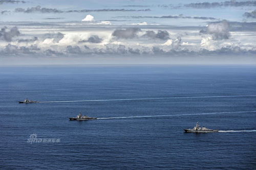 Mỹ bất ngờ điều 3 tàu khu trục tên lửa tuần tra Biển Đông 7