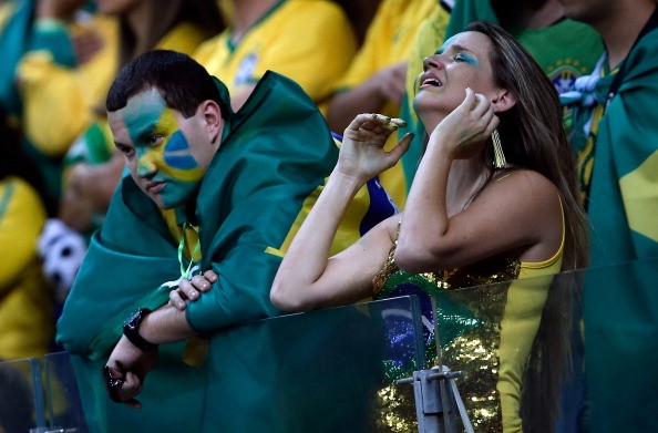 CĐV Brazil chết lặng sau thất bại thảm hại của đội nhà