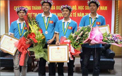 Việt Nam giành bốn huy chương Olympic tin học quốc tế