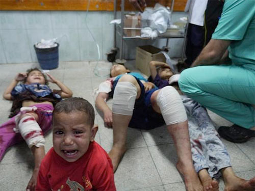 Kinh hoàng cảnh trẻ em đổ máu ở Dải Gaza
