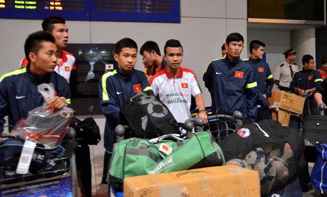 U19 Việt Nam buồn bã khi trở về nước