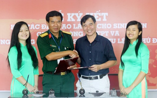 Đại học đầu tiên tại Việt Nam dạy sinh viên lái ô tô 5 Đại học đầu tiên tại Việt Nam dạy sinh viên lái ô tô 5