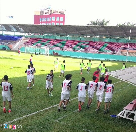 U19 Việt Nam chạy 20 vòng sân giữa trời nắng nóng