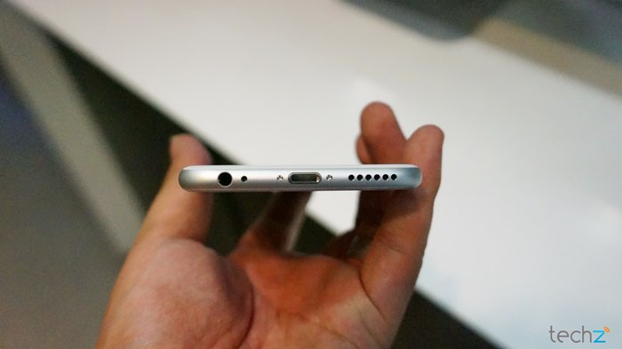 Cận cảnh chiếc iPhone 6 đầu tiên tại Hà Nội