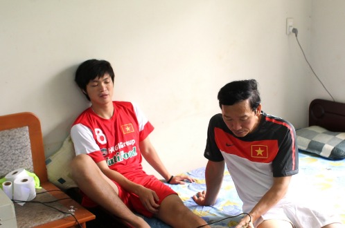 Các cầu thủ U19 Việt Nam phải điều trị cộng hưởng từ cắt lớp