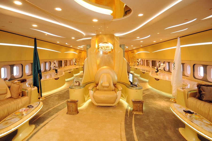 Máy bay 10 nghìn tỉ đắt nhất thế giới của Hoàng tử Ả Rập 9