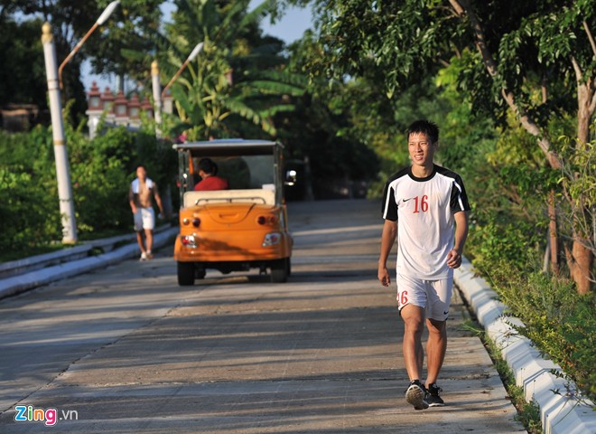 Tiền đạo U19 Việt Nam chạy bộ 6km mỗi sáng để rèn thể lực