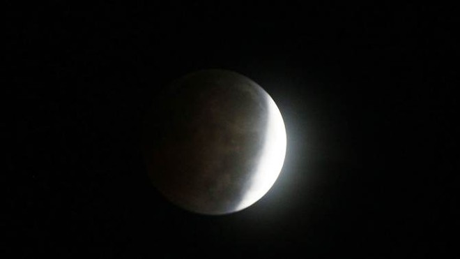 Thế giới chiêm ngưỡng 'Mặt trăng máu' 9