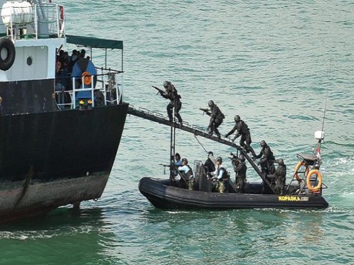 Indonesia lệnh đánh chìm tàu nước ngoài xâm phạm lãnh hải 5