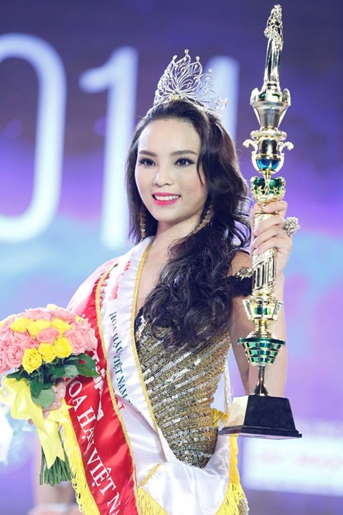 Tân Hoa hậu Kỳ Duyên gây sốt bản cover “Hoang mang” của Hồ Quỳnh Hương 6