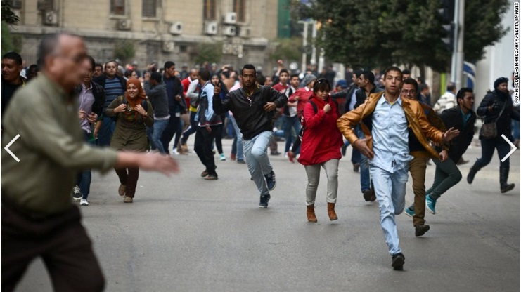 Những hình ảnh tang thương trong biểu tình chống chính phủ Ai Cập 8