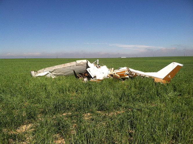 Máy bay rơi do phi công mải mê chụp ảnh “tự sướng” 5