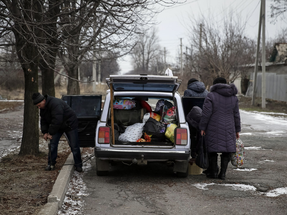Những hình ảnh đau lòng trong cuộc di tán vì chiến tranh ở Ukraine 8