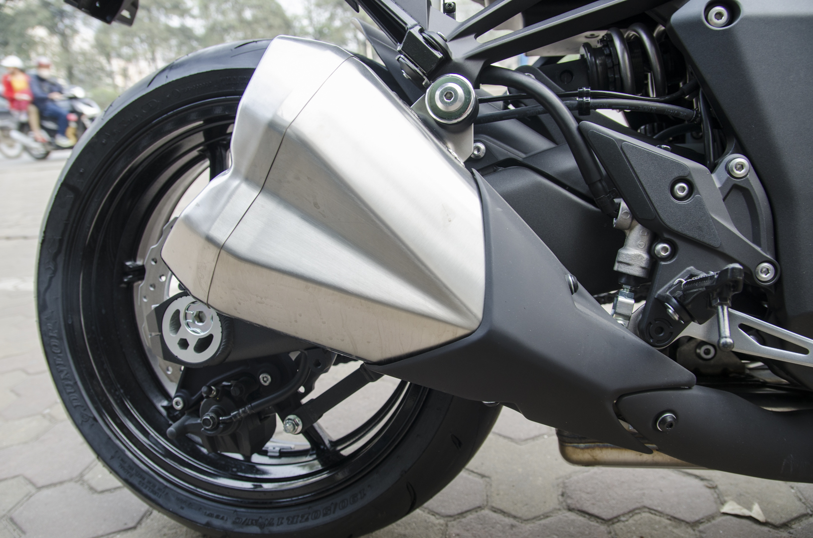 Cận cảnh Kawasaki Z1000 2015 Black Edition tại Hà Nội - Tin mới Ôtô xe máy