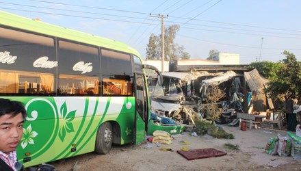 Vụ tai nạn thảm khốc 10 người chết ở Bình Thuận: Bắt giam chủ xe kiêm lái xe chính