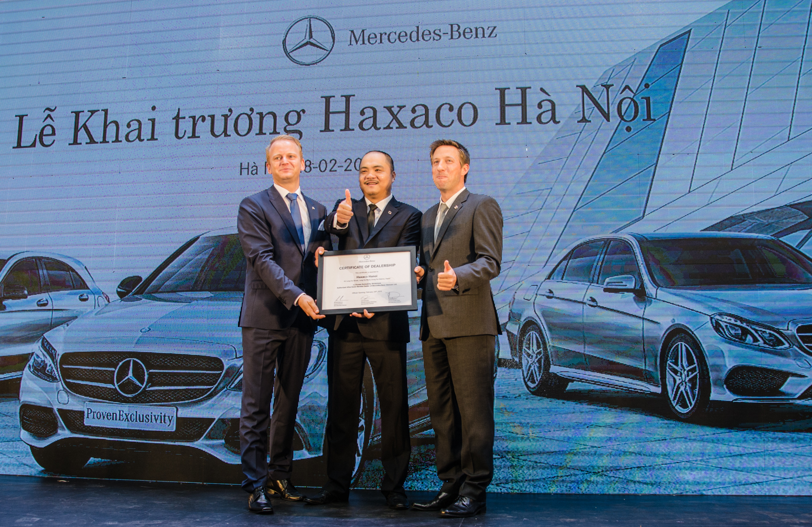 Mercedes-Benz và Haxaco khai trương showroom mới tại Hà Nội 6