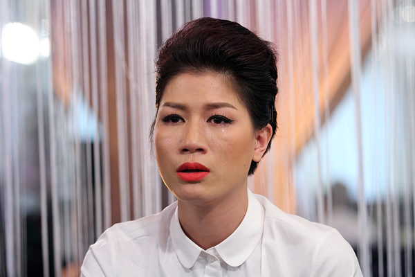 Trang Trần xin lỗi vì lăng mạ, chống đối công an